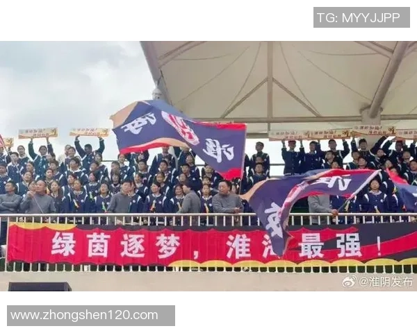 无私奉献的足球明星们在绿茵场上书写感人故事与传奇人生