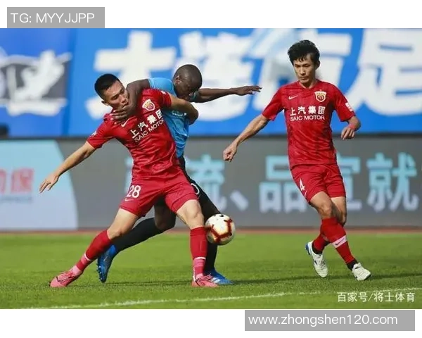 杭州足球队以90分稳居冠军赛积分榜首位，争夺荣誉在即