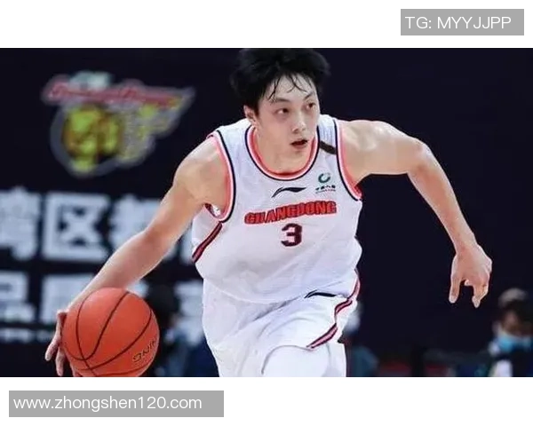 南京篮球队在大师赛积分榜上以100分稳居第一名展现强劲实力